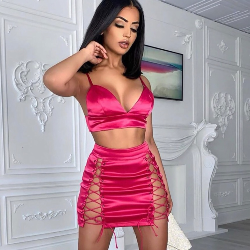 Fashion nova satin set